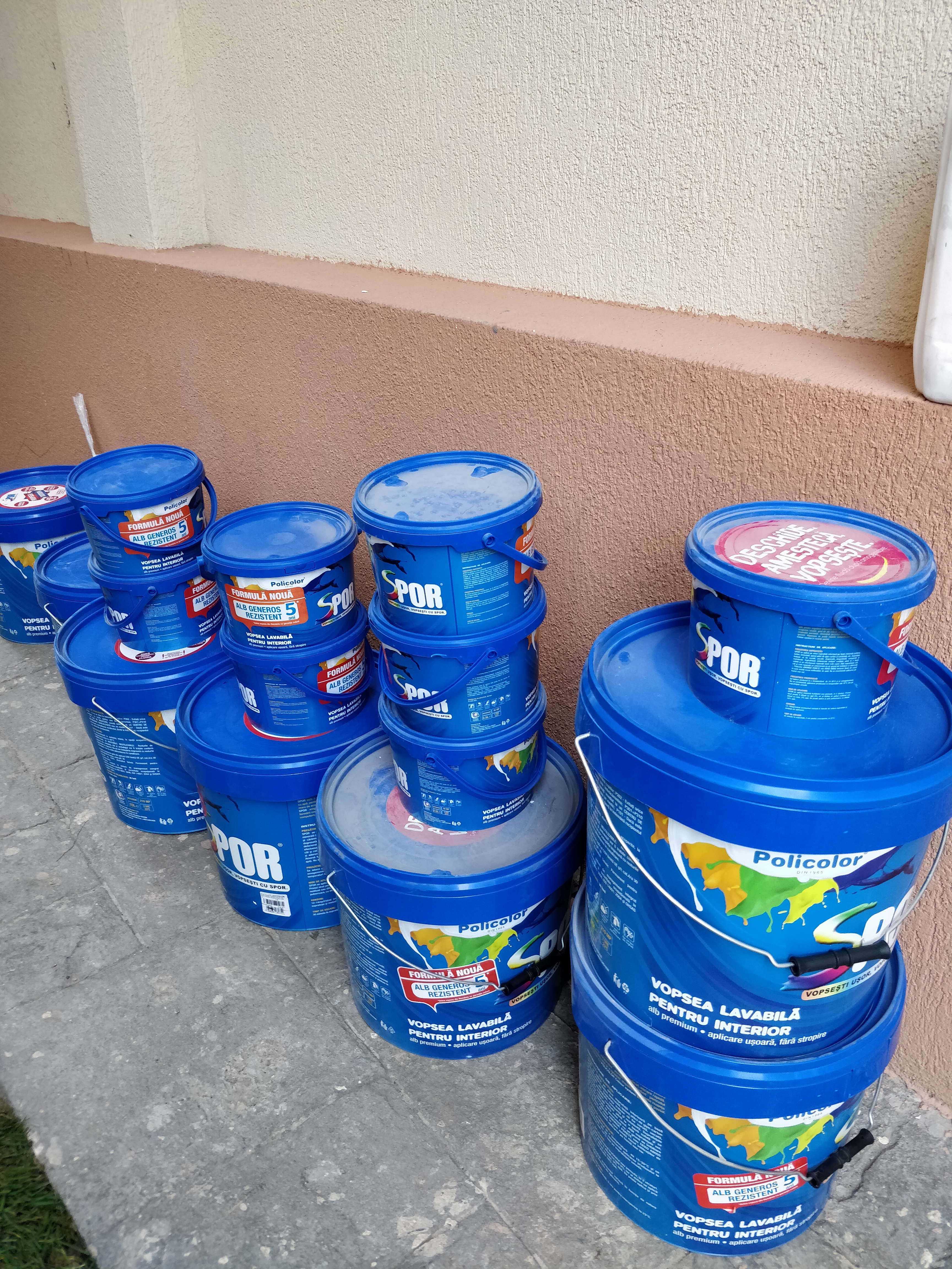 Fără Policolor, pereții nu ar fi arătat așa de bine.